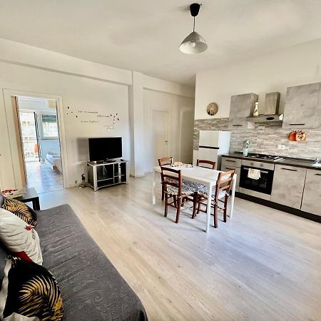 Sea View Holiday Apartment Катанія Екстер'єр фото